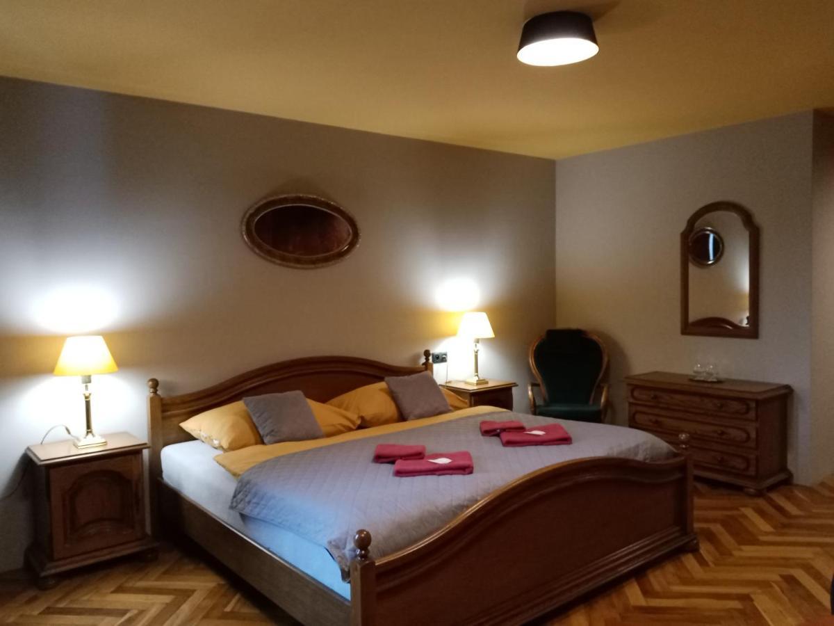 Cade Hotel